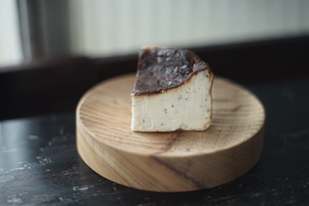 バスクチーズケーキ　ブルーチーズ